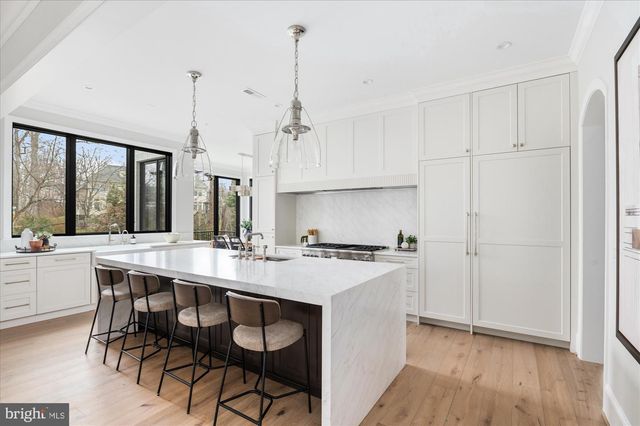 7008 ARBOR LN, Mclean, VA 22101