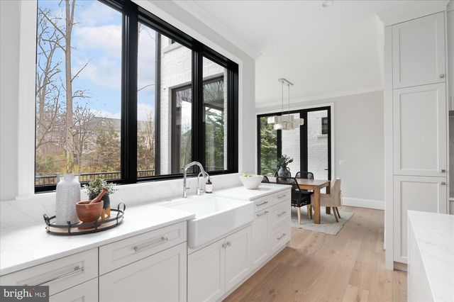 7008 ARBOR LN, Mclean, VA 22101