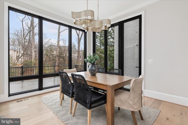 7008 ARBOR LN, Mclean, VA 22101