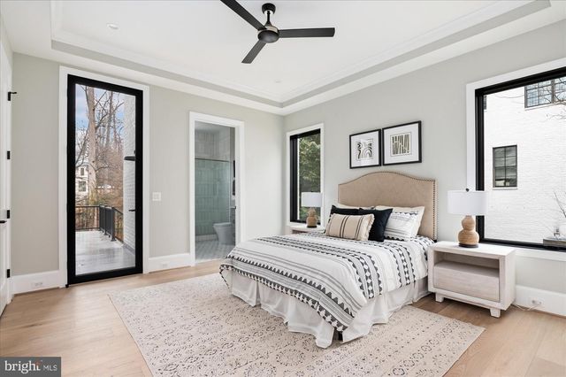 7008 ARBOR LN, Mclean, VA 22101