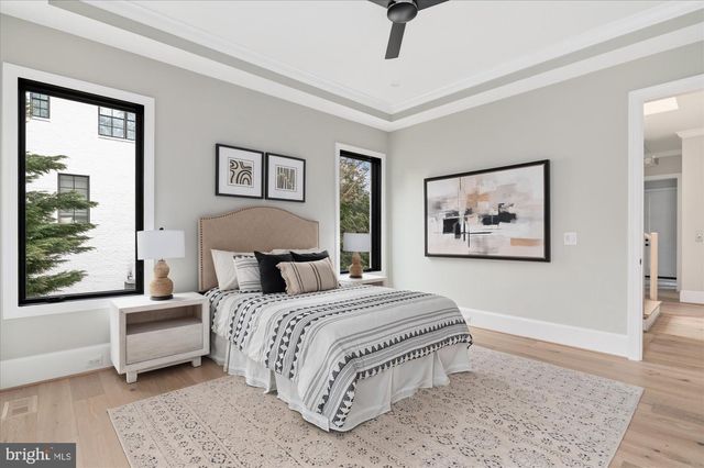 7008 ARBOR LN, Mclean, VA 22101