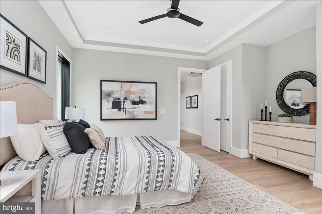 7008 ARBOR LN, Mclean, VA 22101