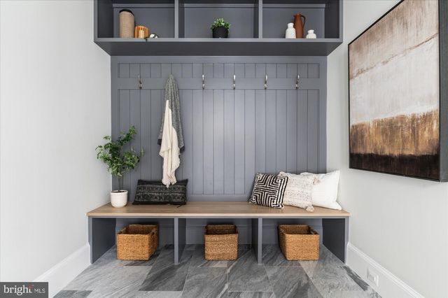 7008 ARBOR LN, Mclean, VA 22101