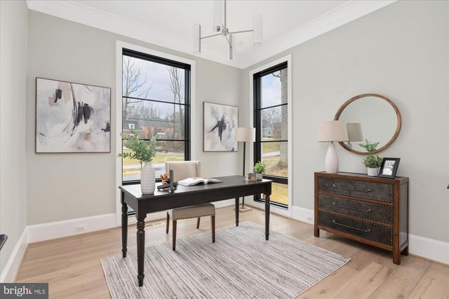 7008 ARBOR LN, Mclean, VA 22101