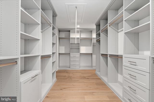 7008 ARBOR LN, Mclean, VA 22101