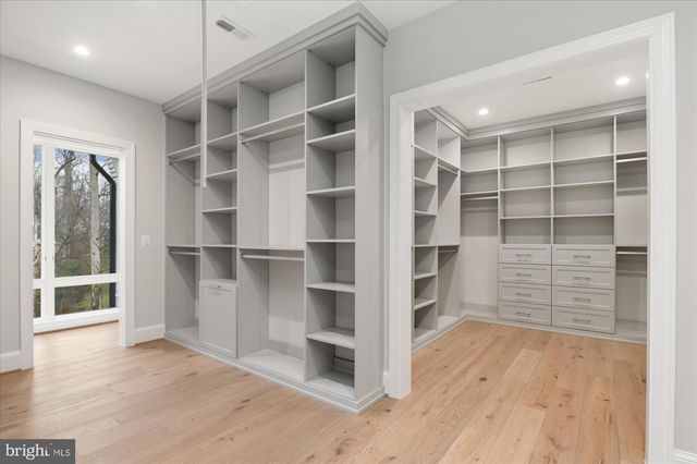 7008 ARBOR LN, Mclean, VA 22101