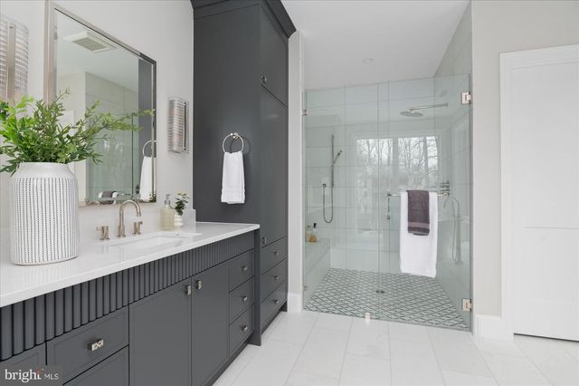 7008 ARBOR LN, Mclean, VA 22101