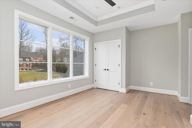 7008 ARBOR LN, Mclean, VA 22101