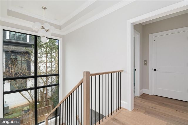 7008 ARBOR LN, Mclean, VA 22101