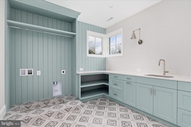 7008 ARBOR LN, Mclean, VA 22101