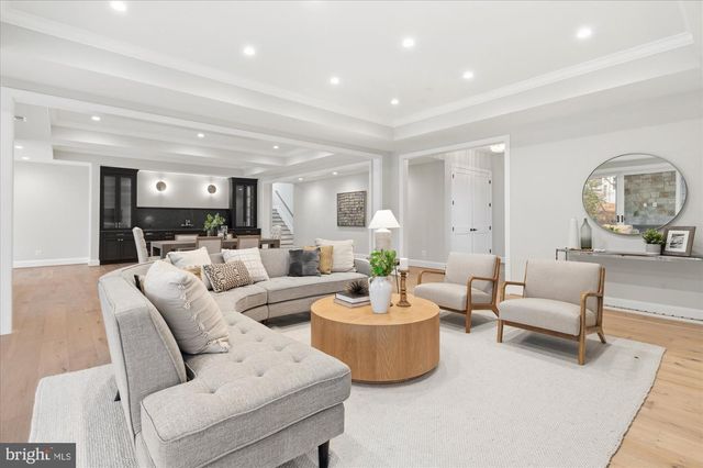 7008 ARBOR LN, Mclean, VA 22101