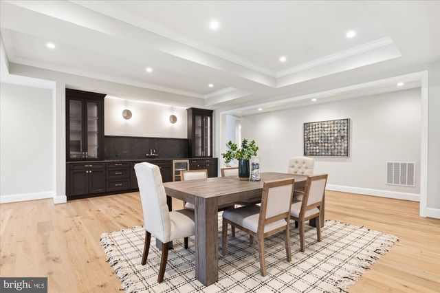 7008 ARBOR LN, Mclean, VA 22101