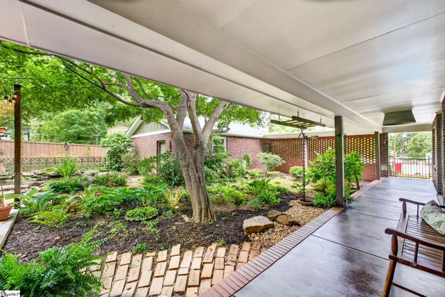 6 Chickasaw Drive, Greenville, SC 29617