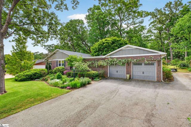 6 Chickasaw Drive, Greenville, SC 29617