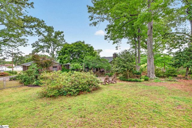 6 Chickasaw Drive, Greenville, SC 29617