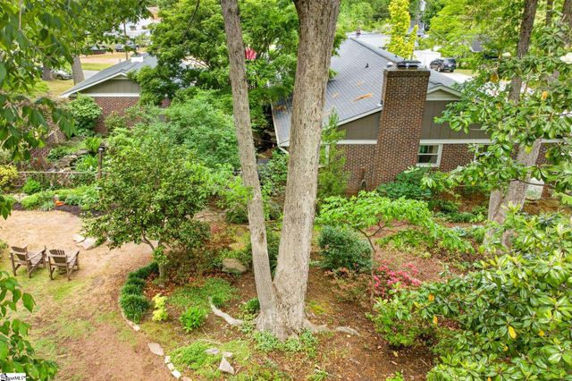 6 Chickasaw Drive, Greenville, SC 29617