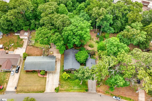 6 Chickasaw Drive, Greenville, SC 29617