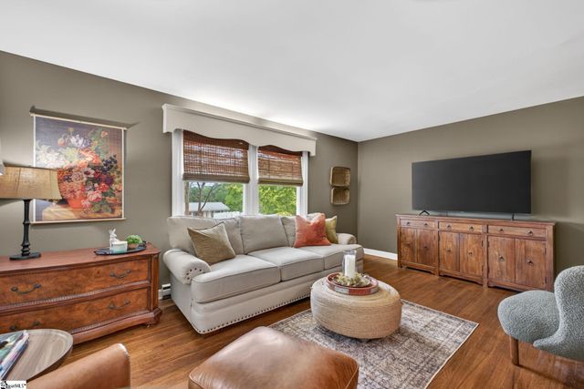 6 Chickasaw Drive, Greenville, SC 29617
