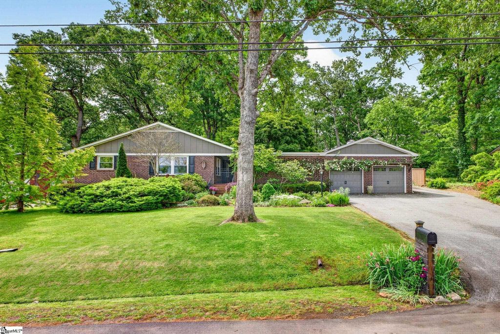 6 Chickasaw Drive, Greenville, SC 29617