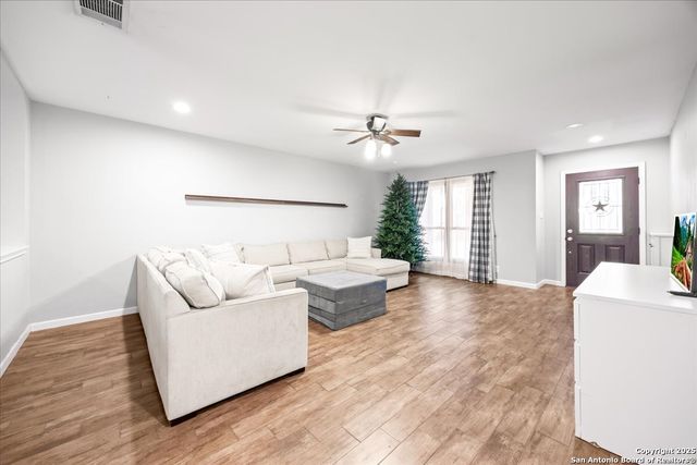 8454 Shooting Quail, San Antonio, TX 78250