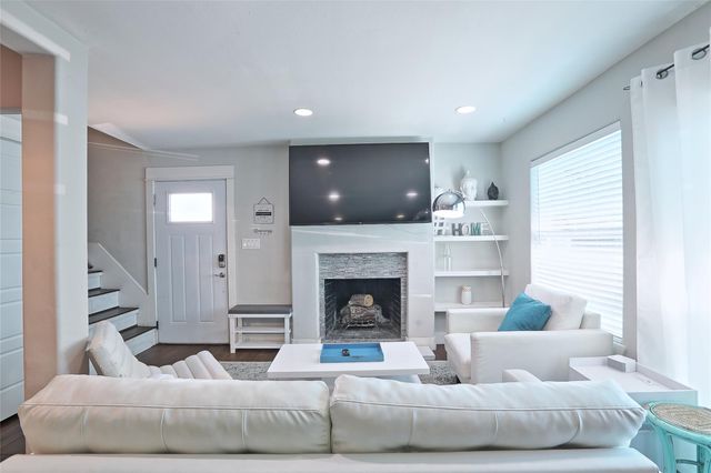 4804 West Wind TRL 102, Austin, TX 78745