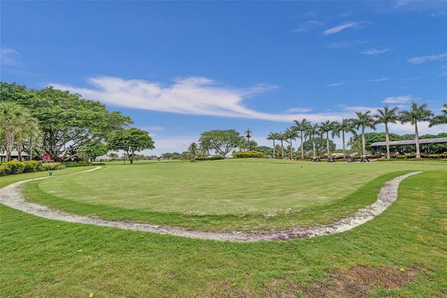 10858 White Aspen Ln, Boca Raton, FL 33428