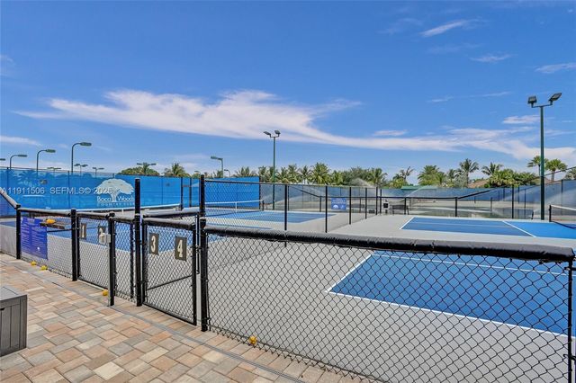 10858 White Aspen Ln, Boca Raton, FL 33428