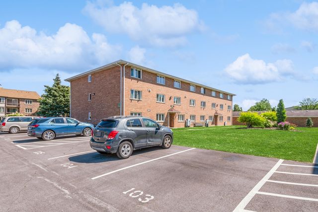 4931 E Circle Drive 103, Crestwood, IL 60418