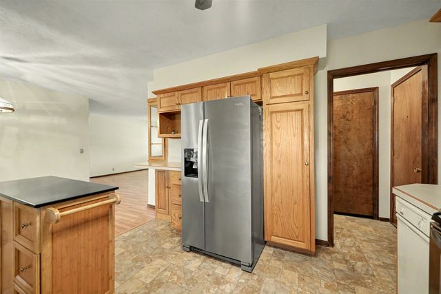 2625 Robin Rd, Salina, KS 67401