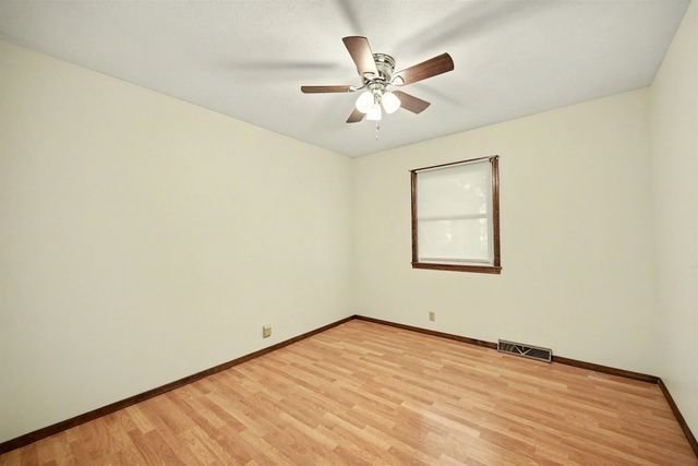 2625 Robin Rd, Salina, KS 67401