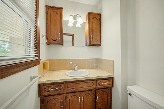 2625 Robin Rd, Salina, KS 67401