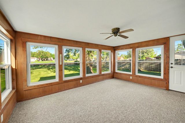 2625 Robin Rd, Salina, KS 67401