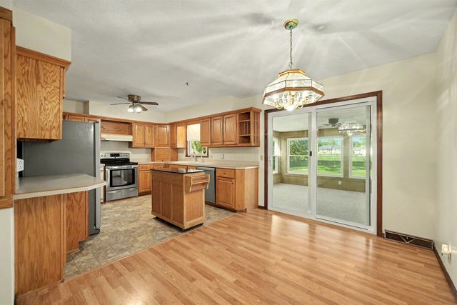 2625 Robin Rd, Salina, KS 67401