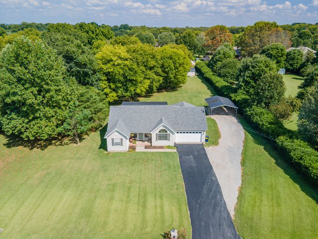 463 White Oak Trl, Spring Hill, TN 37174