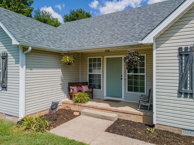 463 White Oak Trl, Spring Hill, TN 37174