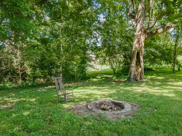 463 White Oak Trl, Spring Hill, TN 37174