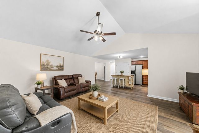 463 White Oak Trl, Spring Hill, TN 37174