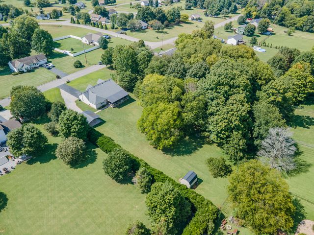 463 White Oak Trl, Spring Hill, TN 37174