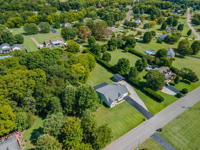 463 White Oak Trl, Spring Hill, TN 37174