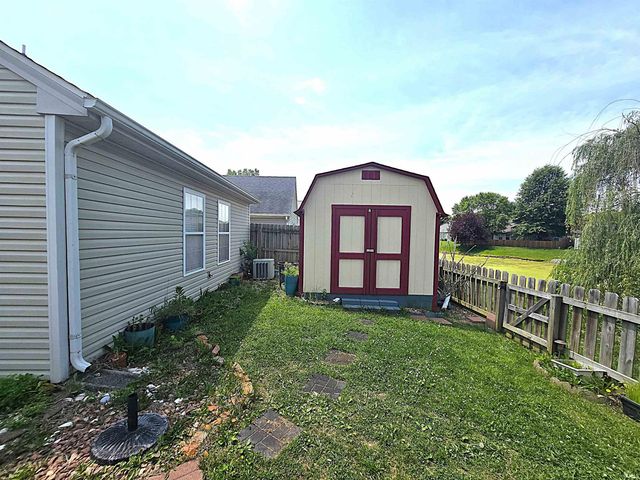 10028 Galleon Court, Evansville, IN 47725