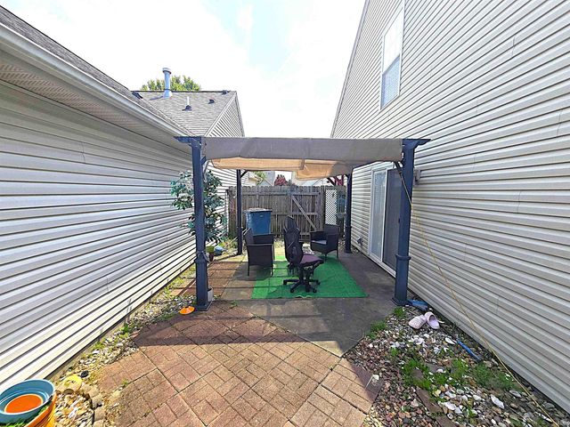 10028 Galleon Court, Evansville, IN 47725