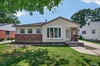 23002 Carolina Street, St. Clair Shores, MI 48080