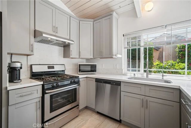 19 Woodrush, Irvine, CA 92604
