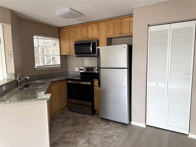 1916 LAKE ATRIUMS CIRCLE 32, Orlando, FL 32839