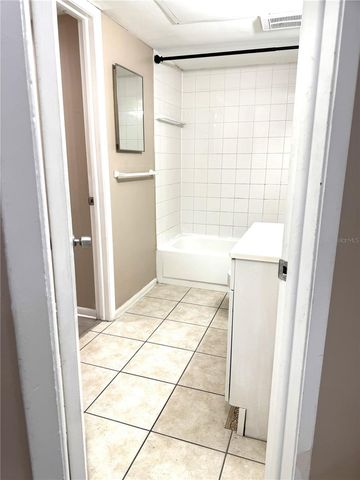 1916 LAKE ATRIUMS CIRCLE 32, Orlando, FL 32839