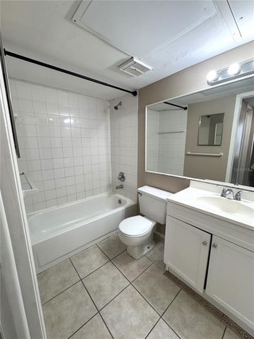 1916 LAKE ATRIUMS CIRCLE 32, Orlando, FL 32839