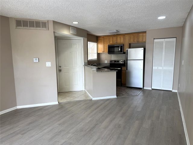 1916 LAKE ATRIUMS CIRCLE 32, Orlando, FL 32839