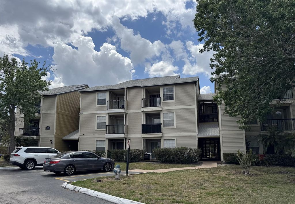 1916 LAKE ATRIUMS CIRCLE 32, Orlando, FL 32839