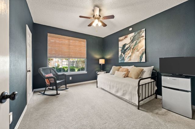 417 Shade Tree Circle, Hurst, TX 76054