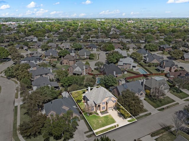 417 Shade Tree Circle, Hurst, TX 76054